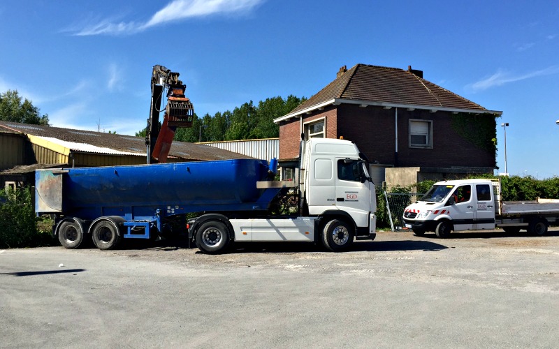 destruction maison à coté de cora 2015