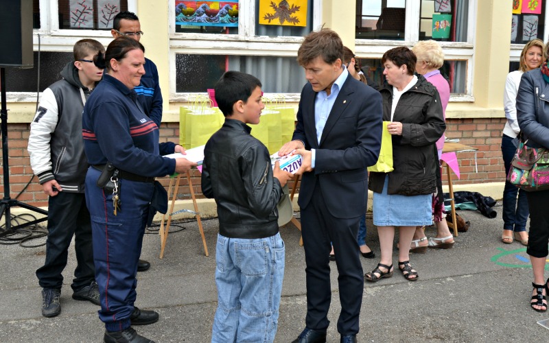 remise de dictionnaires école Paul Eluard 2015