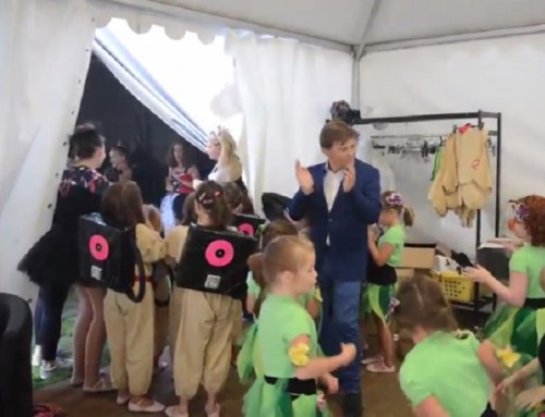 En coulisse les petites danseuses étaient un peu stressées