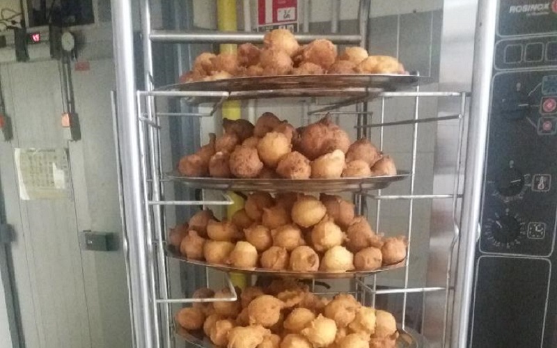 Notre association de carnaval a prépare des beignets coudekerquois
