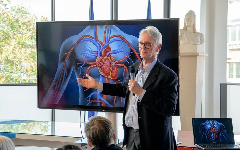 conférence santé du Docteur Dievart, cardiologue réputé,